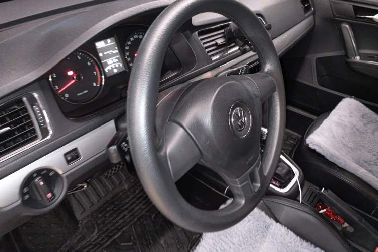 Used Volkswagen Gran Lavida 2013 1.4 TSI Automatic Comfort Model Steering Wheel