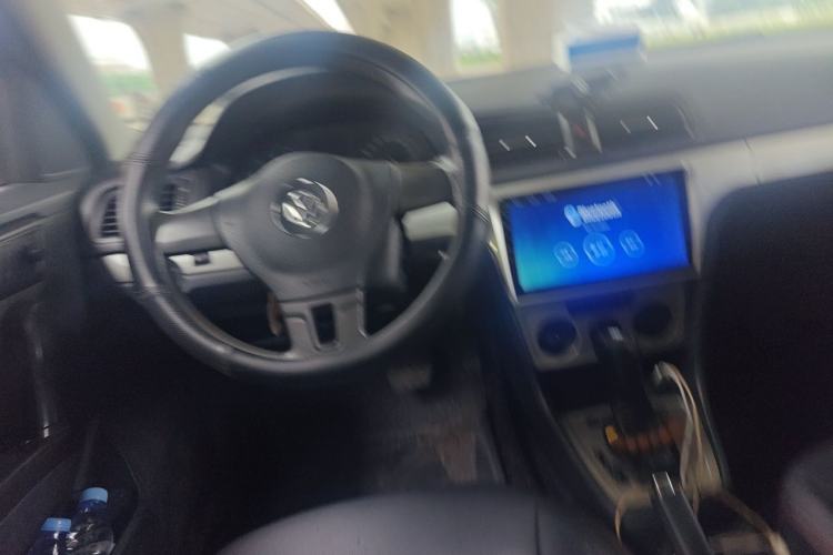 Used Volkswagen Gran Lavida 2013 1.6L Automatic Fashion Model Steering Wheel