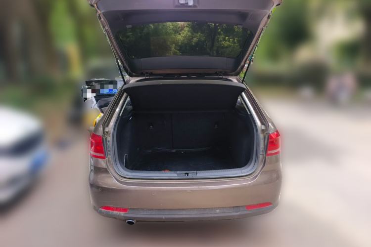 Used Volkswagen Gran Lavida 2013 1.6L Manual Comfort Model Trunk