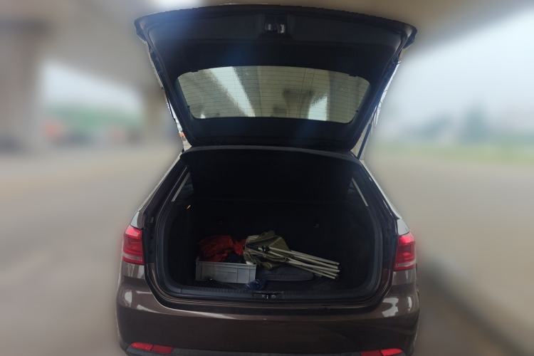 Used Volkswagen Gran Lavida 2013 1.6L Automatic Fashion Model Trunk
