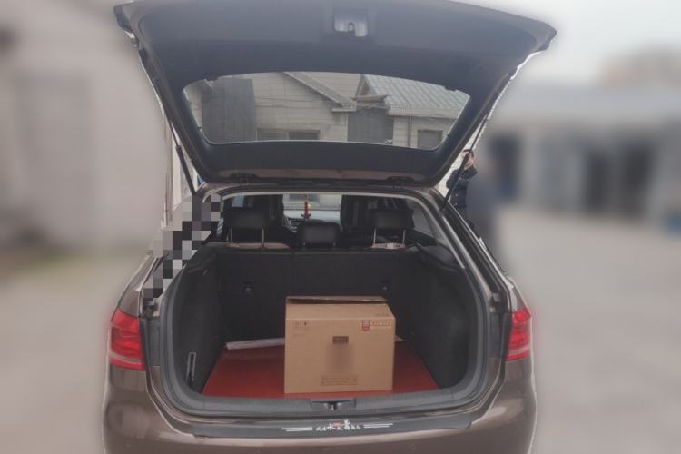 Used Volkswagen Gran Lavida 2013 1.6L Manual Comfort Model Trunk
