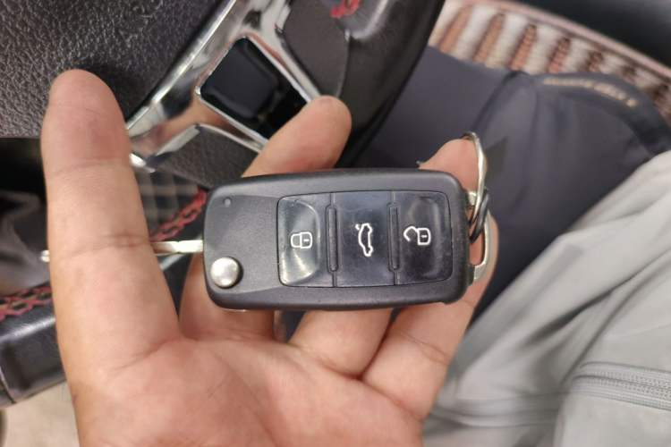 Used Volkswagen Gran Lavida 2013 1.6L Manual Comfort Model Vehicle Key