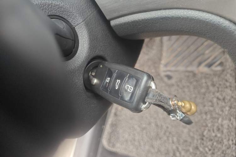Used Volkswagen Gran Lavida 2013 1.6L Manual Comfort Model Vehicle Key