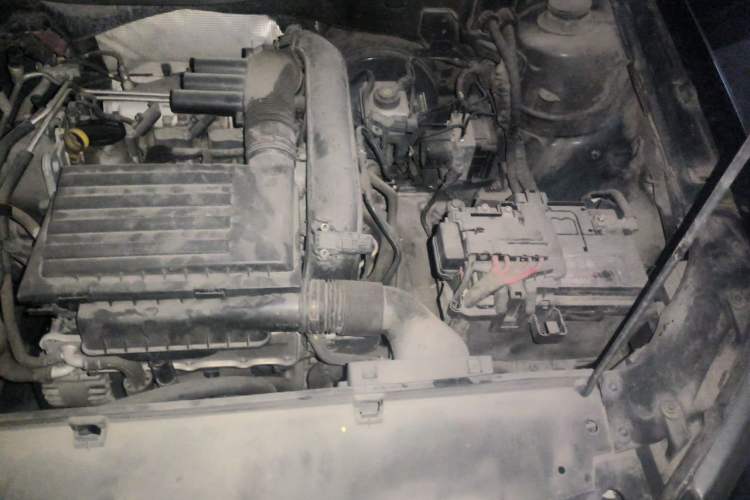 Used Volkswagen Gran Lavida 2013 1.4 TSI Automatic Comfort Model Engine Bay Left