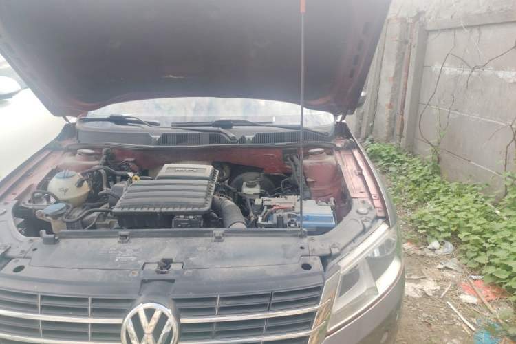 Used Volkswagen Gran Lavida 2013 1.6L Automatic Comfort Model Engine Bay Left
