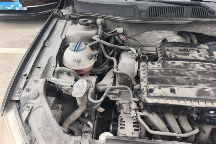Used Volkswagen Gran Lavida 2013 1.6L Automatic Fashion Model Engine Bay Right