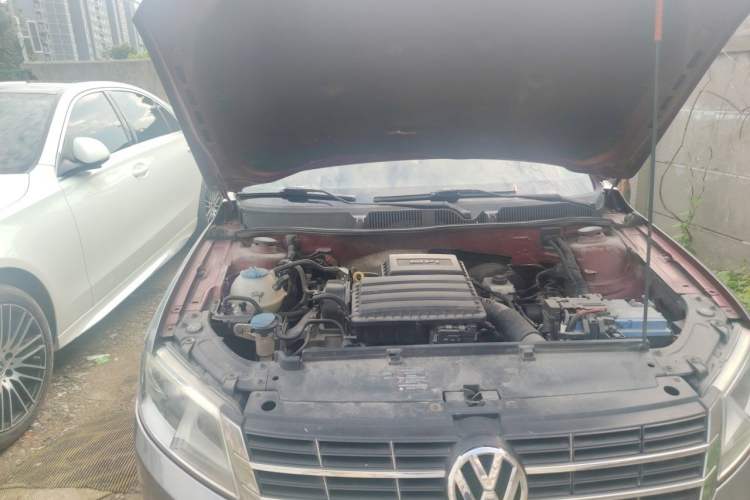 Used Volkswagen Gran Lavida 2013 1.6L Automatic Comfort Model Engine Bay Right
