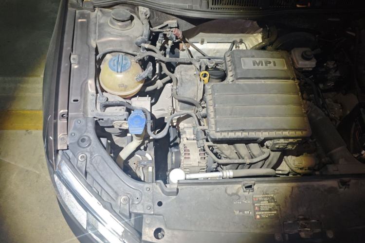 Used Volkswagen Gran Lavida 2013 1.6L Automatic Comfort Model Engine Bay Right