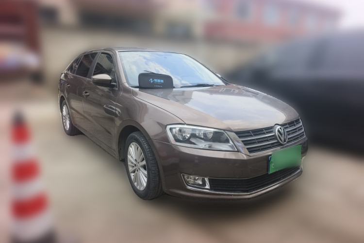 Used Volkswagen Gran Lavida 2013 1.6L Manual Comfort Model Front Right 45 Deg