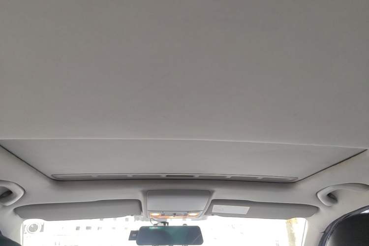 Used Volkswagen Gran Lavida 2013 1.4 TSI Automatic Comfort Model Headliner