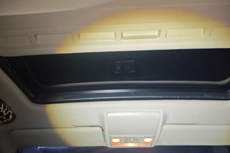 Used Volkswagen Gran Lavida 2013 1.6L Automatic Comfort Model Headliner