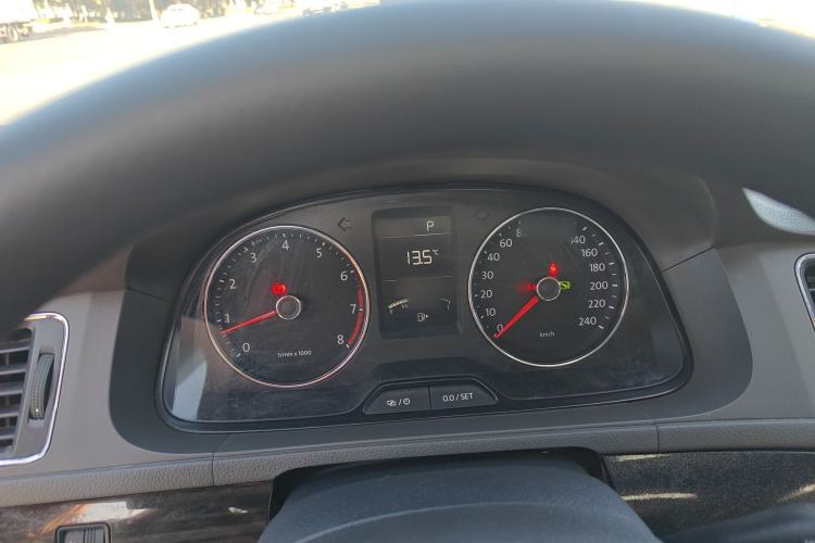 Used Volkswagen Gran Lavida 2013 1.6L Automatic Comfort Model Instrument Cluster