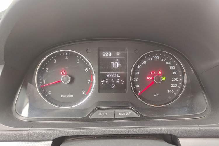 Used Volkswagen Gran Lavida 2013 1.6L Automatic Comfort Model Instrument Cluster