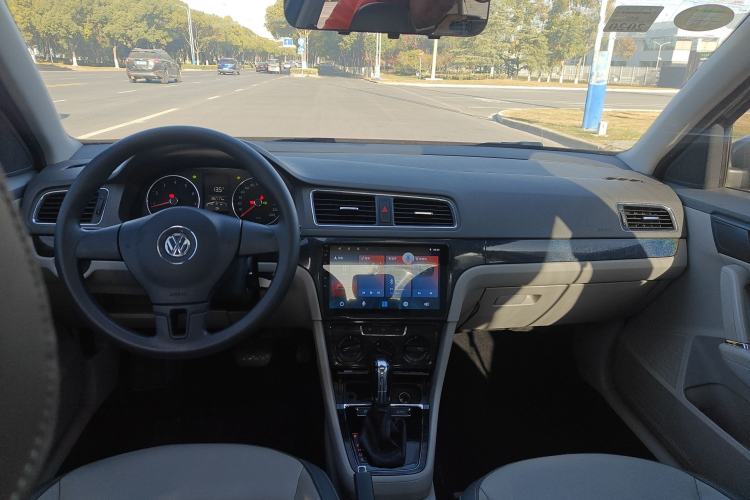Used Volkswagen Gran Lavida 2013 1.6L Automatic Comfort Model Interior 4