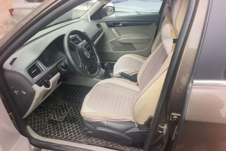 Used Volkswagen Gran Lavida 2013 1.6L Manual Comfort Model Left Front Seat