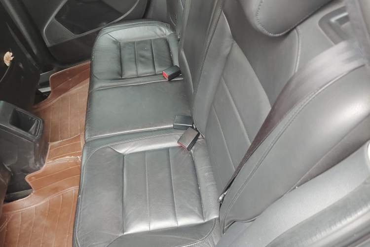 Used Volkswagen Gran Lavida 2013 1.6L Automatic Comfort Model Left Rear Seat