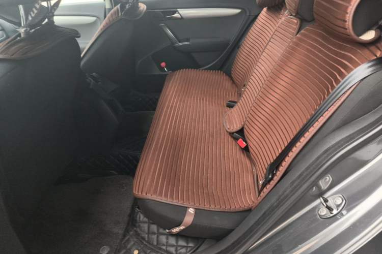 Used Volkswagen Gran Lavida 2013 1.6L Automatic Fashion Model Left Rear Seat