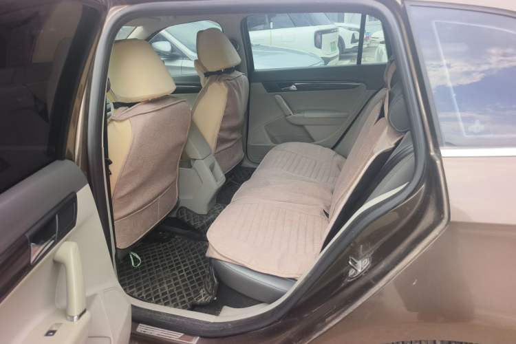 Used Volkswagen Gran Lavida 2013 1.6L Manual Comfort Model Left Rear Seat