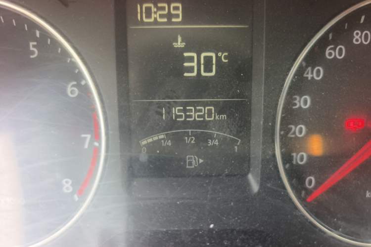 Used Volkswagen Gran Lavida 2013 1.6L Manual Comfort Model Odometer Close Up