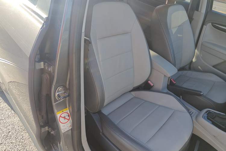 Used Volkswagen Gran Lavida 2013 1.6L Automatic Comfort Model Right Front Seat