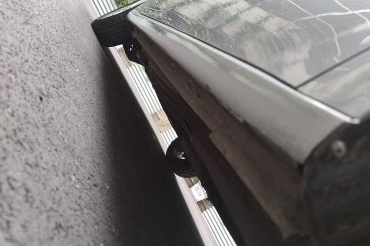 Used Volkswagen Gran Lavida 2013 1.4 TSI Automatic Comfort Model Right Side Sill