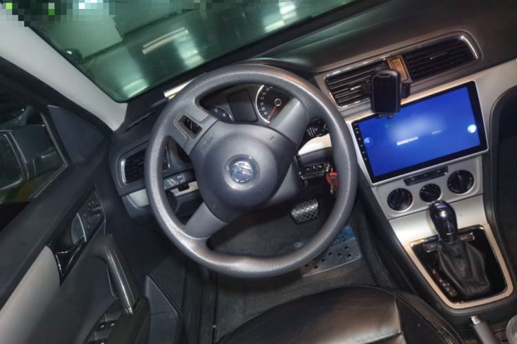 Used Volkswagen Gran Lavida 2013 1.6L Automatic Comfort Model Steering Wheel