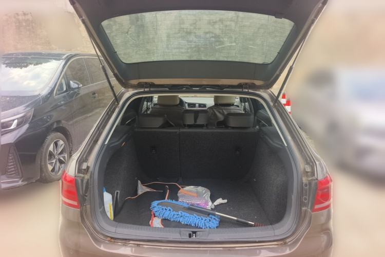 Used Volkswagen Gran Lavida 2013 1.6L Manual Comfort Model Trunk