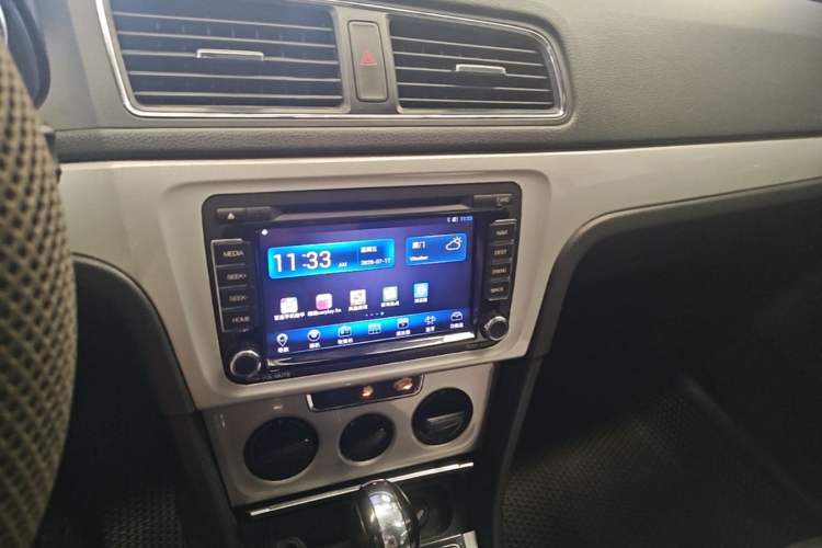 Used Volkswagen Gran Lavida 2013 1.6L Automatic Comfort Model Audio And AC Panel