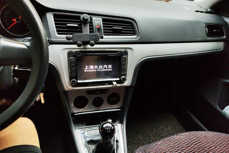 Used Volkswagen Gran Lavida 2013 1.6L Manual Comfort Model Audio And AC Panel