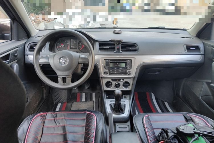 Used Volkswagen Gran Lavida 2013 1.6L Manual Fashion Model Center Console
