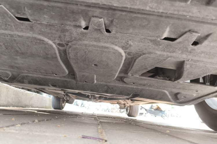 Used Volkswagen Gran Lavida 2013 1.6L Manual Fashion Model Chassis Front