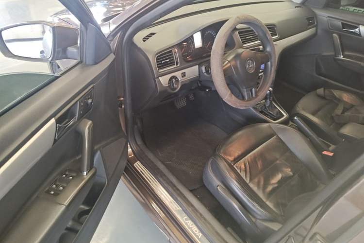 Used Volkswagen Gran Lavida 2013 1.6L Automatic Comfort Model Driver Seat