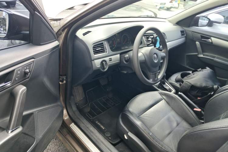 Used Volkswagen Gran Lavida 2013 1.6L Automatic Comfort Model Driver Seat