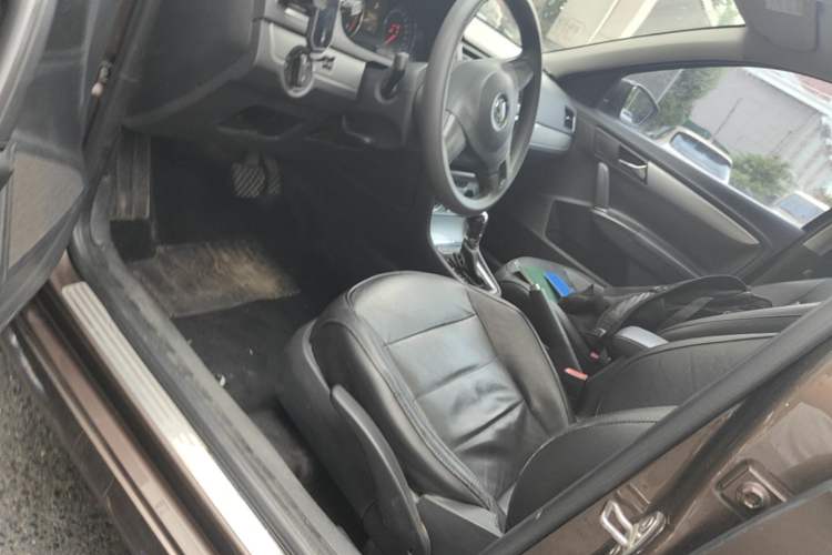 Used Volkswagen Gran Lavida 2013 1.4 TSI Automatic Comfort Model Driver Seat