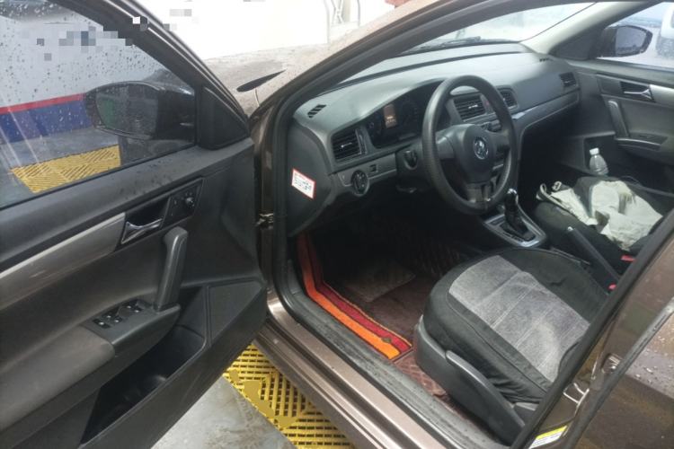 Used Volkswagen Gran Lavida 2013 1.6L Automatic Fashion Model Driver Seat