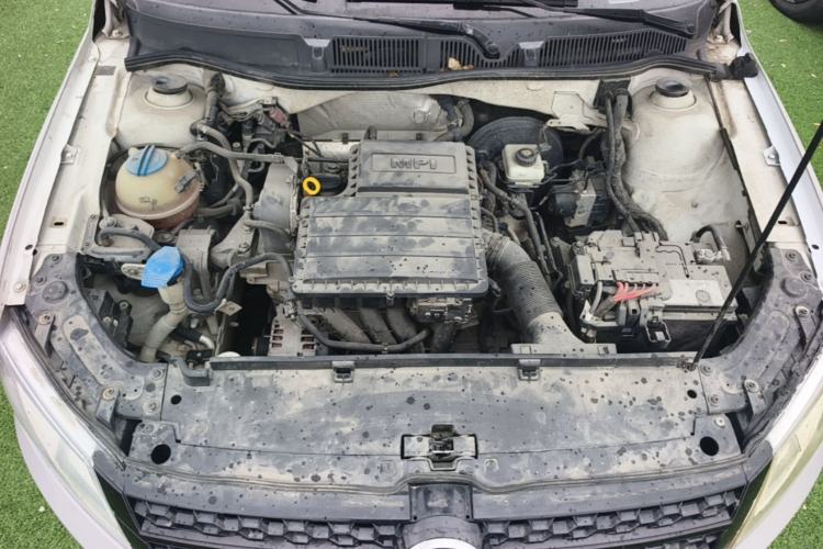 Used Volkswagen Gran Lavida 2013 1.6L Automatic Comfort Model Engine Bay