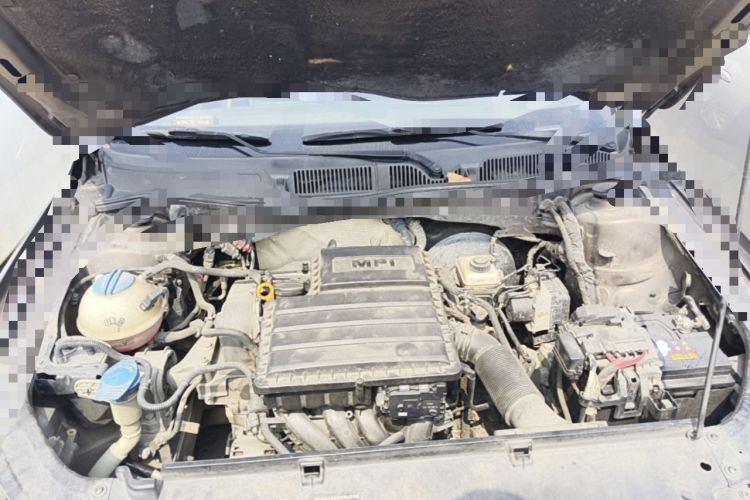 Used Volkswagen Gran Lavida 2013 1.6L Automatic Comfort Model Engine Bay