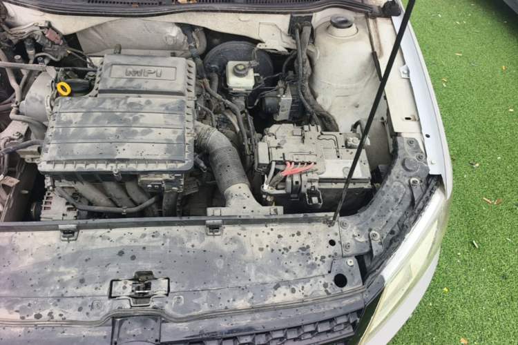 Used Volkswagen Gran Lavida 2013 1.6L Automatic Comfort Model Engine Bay Left