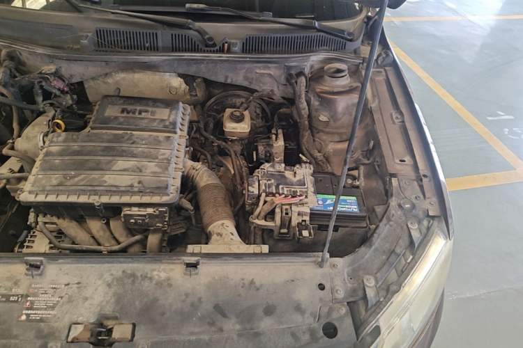 Used Volkswagen Gran Lavida 2013 1.6L Automatic Comfort Model Engine Bay Left