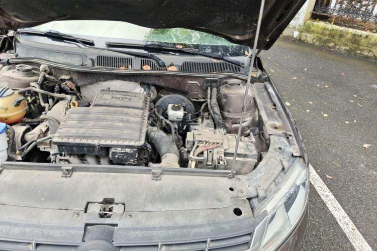 Used Volkswagen Gran Lavida 2013 1.6L Automatic Comfort Model Engine Bay Left