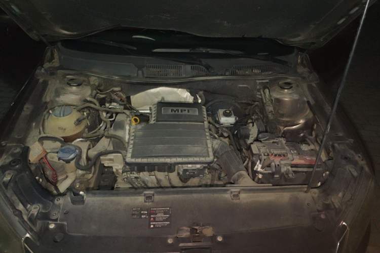 Used Volkswagen Gran Lavida 2013 1.6L Automatic Fashion Model Engine Bay