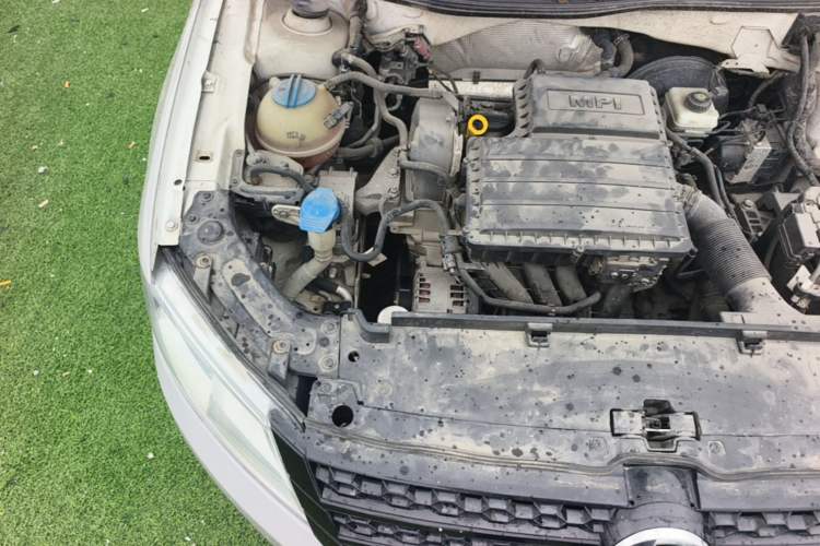 Used Volkswagen Gran Lavida 2013 1.6L Automatic Comfort Model Engine Bay Right
