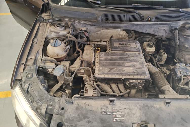 Used Volkswagen Gran Lavida 2013 1.6L Automatic Comfort Model Engine Bay Right