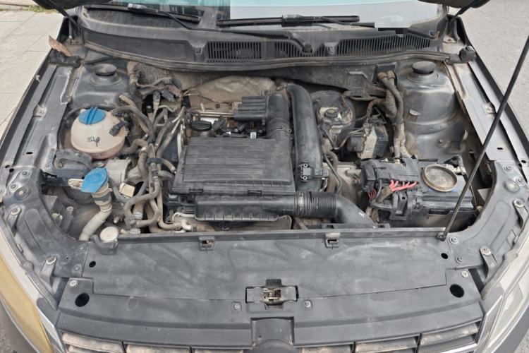 Used Volkswagen Gran Lavida 2013 1.4 TSI Automatic Luxury Model Engine Bay
