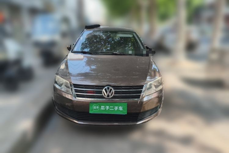 Used Volkswagen Gran Lavida 2013 1.6L Manual Fashion Model Front