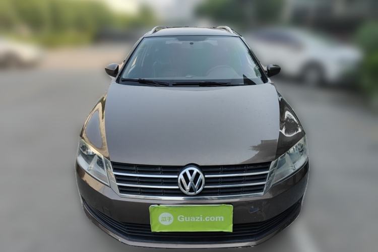 Used Volkswagen Gran Lavida 2013 1.6L Manual Fashion Model Front