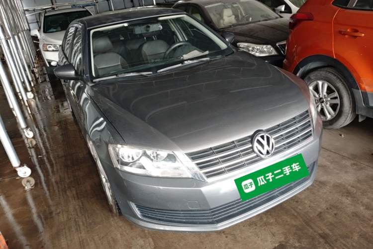Used Volkswagen Gran Lavida 2013 1.6L Manual Fashion Model Front Right 45 Deg