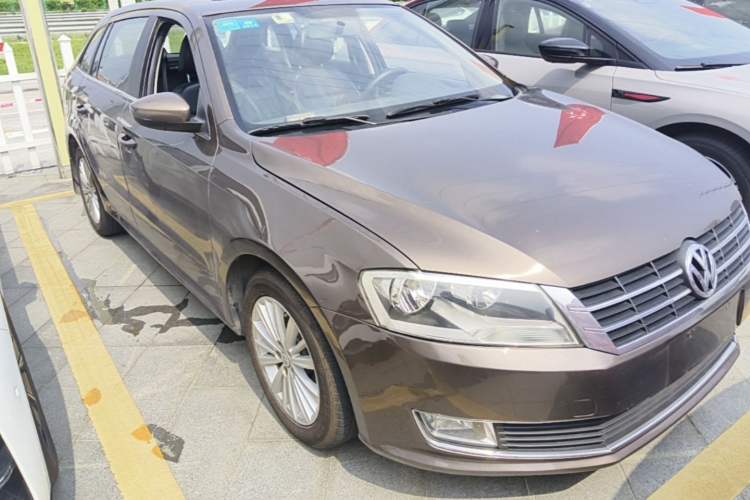 Used Volkswagen Gran Lavida 2013 1.6L Automatic Comfort Model Front Right 45 Deg