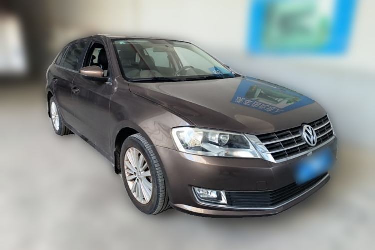 Used Volkswagen Gran Lavida 2013 1.4 TSI Automatic Comfort Model Front Right 45 Deg