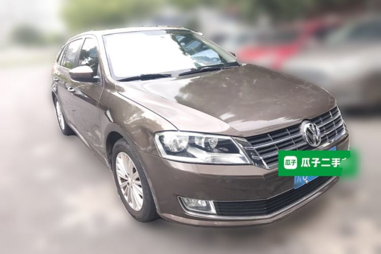 Used Volkswagen Gran Lavida 2013 1.4 TSI Automatic Comfort Model Front Right 45 Deg